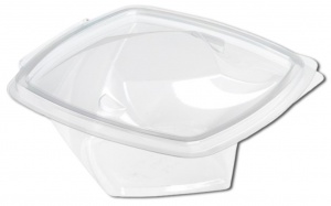 Ceci est un contenant transparent en APET avec un design carré et un fond distinctif de style « torsadé », similaire à d'autres modèles mais légèrement plus grand. La surface lisse et brillante offre une transparence exceptionnelle, garantissant une visibilité claire du contenu. La base présente une structure unique avec des parois inclinées et angulaires, ajoutant un attrait visuel tout en renforçant la stabilité. Les parois se rétrécissent doucement du large rebord plat vers le bas, créant une apparence moderne et dynamique. Le couvercle attaché est muni d'une fermeture à pression sécurisée pour assurer une étanchéité fiable, préservant la fraîcheur et évitant les déversements. Sa forme innovante et son design fonctionnel le rendent idéal pour les emballages alimentaires à emporter ou les présentations stylisées.